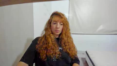 Snapshot of sophielatina chatting on February 3, 2026, 4:32 am Sophia online show from February 3, 2026, 4:32 am