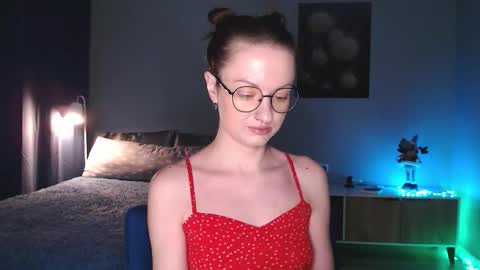 Snapshot of sophieleroux chatting on December 14, 2025, 6:45 pm sophieleroux online show from December 14, 2025, 6:45 pm