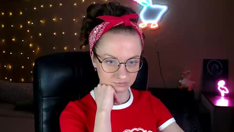 sophieleroux online show from April 30, 2026, 8:57 pm