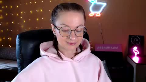 sophieleroux online show from May 5, 2026, 1:52 pm