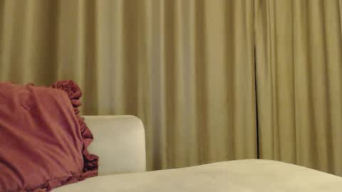 Snapshot of sophieluxe chatting on April 27, 2026, 10:30 pm sophieluxe online show from April 27, 2026, 10:30 pm