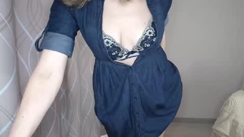 Sophiemisss online show from March 3, 2026, 9:37 am