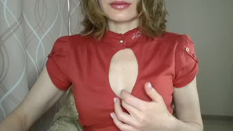 Sophiemisss online show from April 11, 2026, 10:52 am