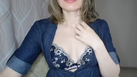 Snapshot of sophiemisss chatting on May 14, 2026, 5:36 am Sophiemisss online show from May 14, 2026, 5:36 am