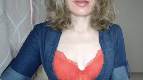 Snapshot of sophiemisss chatting on May 27, 2026, 6:54 am Sophiemisss online show from May 27, 2026, 6:54 am