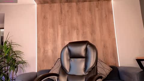 Snapshot of sophiepalmerx chatting on January 27, 2025, 3:50 pm Sophie Palmer online show from January 27, 2025, 3:50 pm