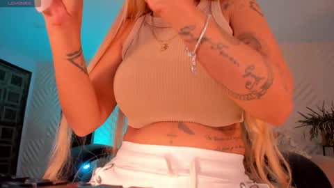 Snapshot of sophiepalmerx chatting on September 29, 2025, 11:04 am Sophie Palmer online show from September 29, 2025, 11:04 am