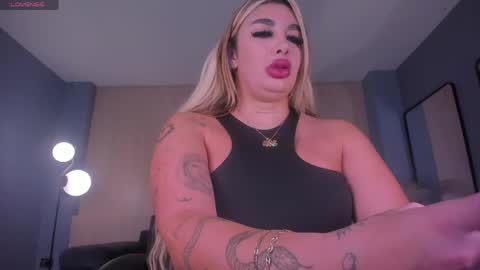 Snapshot of sophiepalmerx chatting on May 20, 2026, 12:33 pm Sophie Palmer online show from May 20, 2026, 12:33 pm