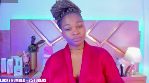 Sophie online show from March 18, 2026, 12:52 pm