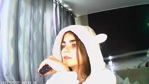 Snapshot of sophiesuvi chatting on September 26, 2025, 10:30 am Sophie and my bestie Mandy online show from September 26, 2025, 10:30 am