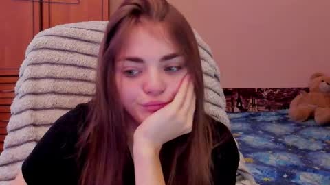 Snapshot of sophiesuvi chatting on November 10, 2025, 9:41 am Sophie and my bestie Mandy online show from November 10, 2025, 9:41 am