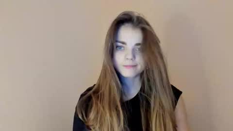 Snapshot of sophiesuvi chatting on November 14, 2025, 8:07 pm Sophie and my bestie Mandy online show from November 14, 2025, 8:07 pm