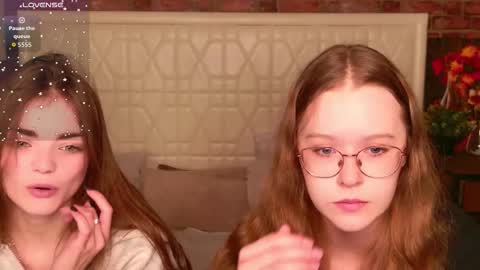 Snapshot of sophiesuvi chatting on November 23, 2025, 1:11 pm Sophie and my bestie Mandy online show from November 23, 2025, 1:11 pm