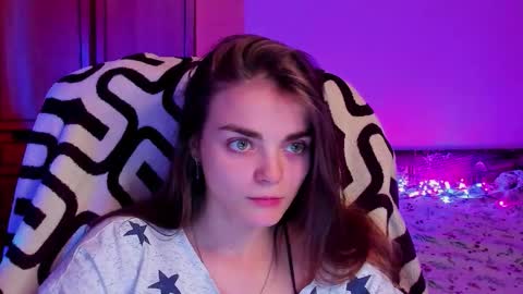 Snapshot of sophiesuvi chatting on January 5, 2026, 5:27 pm Sophie and my bestie Mandy online show from January 5, 2026, 5:27 pm