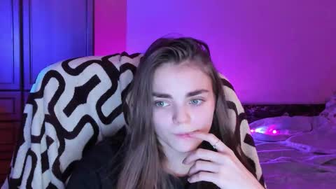 Snapshot of sophiesuvi chatting on January 15, 2026, 6:22 pm Sophie and my bestie Mandy online show from January 15, 2026, 6:22 pm