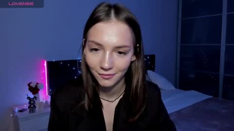sophiewildcat online show from May 3, 2026, 12:44 pm