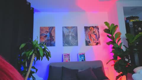 Sophia  online show from May 6, 2026, 1:25 am
