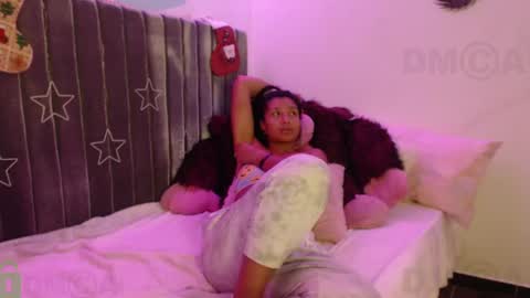 Snapshot of sophiia_dreams chatting on December 24, 2024, 3:16 am Sophia this is not my real name online show from December 24, 2024, 3:16 am