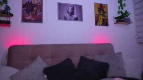 Sophiie online show from May 27, 2026, 2:52 am