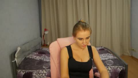 Sophi online show from October 21, 2025, 3:24 pm