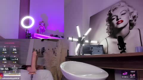 Snapshot of sophyamiller_15 chatting on December 11, 2024, 2:09 am Sophy online show from December 11, 2024, 2:09 am