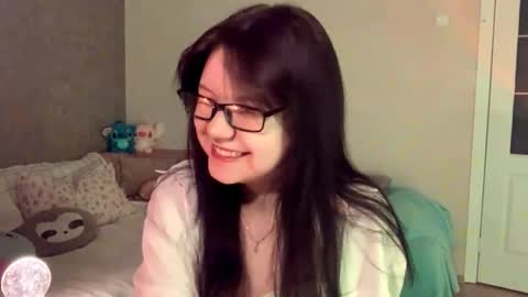 lily online show from November 6, 2025, 9:37 pm