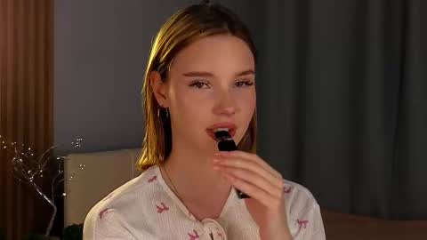 sylene online show from November 25, 2025, 3:34 pm