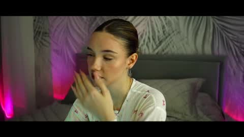 sylene online show from December 1, 2025, 3:39 pm