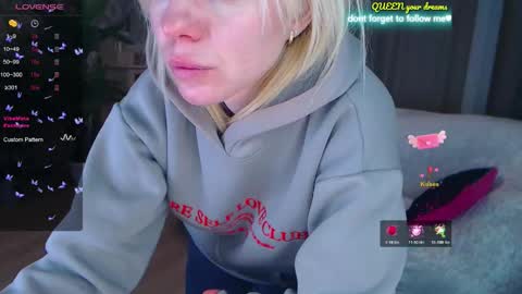 Lisa online show from December 22, 2025, 1:02 am