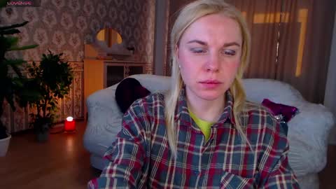 Snapshot of soul_liza chatting on April 5, 2026, 1:36 am Lisa online show from April 5, 2026, 1:36 am