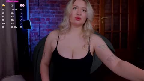 Snapshot of soulmeinme chatting on November 18, 2025, 8:13 pm soulmeinme online show from November 18, 2025, 8:13 pm