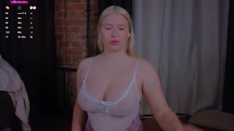 Snapshot of soulmeinme chatting on December 16, 2025, 7:13 am soulmeinme online show from December 16, 2025, 7:13 am