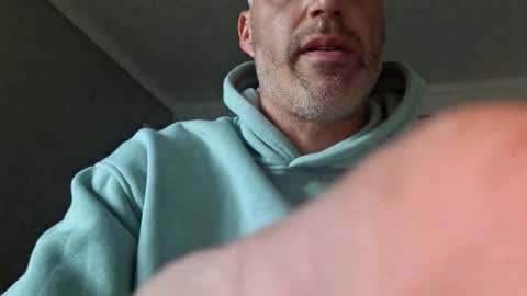 Snapshot of southboy2410 chatting on October 4, 2025, 4:05 pm southboy2410 online show from October 4, 2025, 4:05 pm