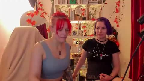 Snapshot of sova_energy chatting on November 12, 2025, 6:30 pm Leah online show from November 12, 2025, 6:30 pm