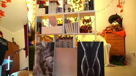 Snapshot of sova_energy chatting on November 16, 2025, 12:11 pm Leah online show from November 16, 2025, 12:11 pm