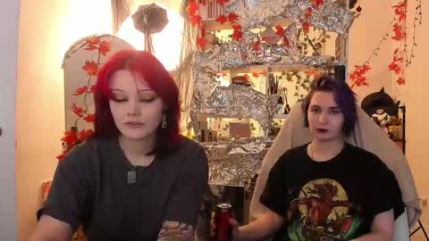 Snapshot of sova_energy chatting on November 28, 2025, 10:23 pm Leah online show from November 28, 2025, 10:23 pm