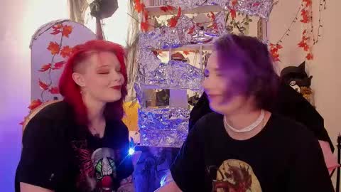 Snapshot of sova_energy chatting on December 3, 2025, 1:31 pm Leah online show from December 3, 2025, 1:31 pm