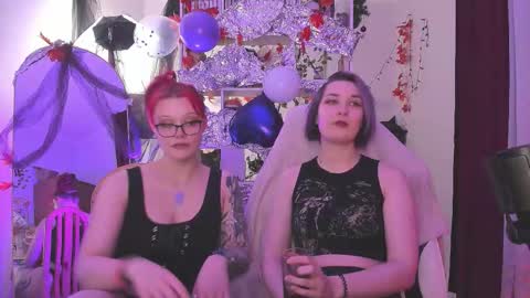 Snapshot of sova_energy chatting on December 15, 2025, 4:22 pm Leah online show from December 15, 2025, 4:22 pm