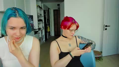 Snapshot of sova_energy chatting on July 4, 2026, 3:07 pm Leah online show from July 4, 2026, 3:07 pm
