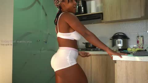 Snapshot of sow_fitt chatting on March 9, 2025, 6:00 pm sow_fitt online show from March 9, 2025, 6:00 pm