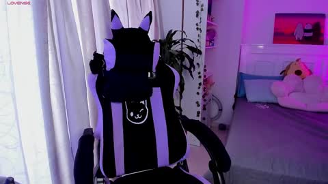 Lili online show from January 21, 2025, 6:45 pm