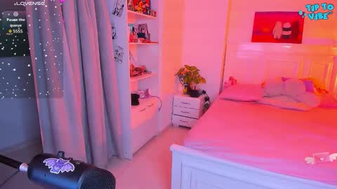 Lili online show from November 26, 2025, 4:02 am