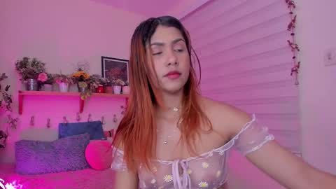 Snapshot of soy_sarah chatting on February 11, 2025, 9:53 am Sarah Valentina online show from February 11, 2025, 9:53 am