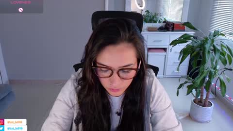 Luisa    online show from January 26, 2025, 9:40 pm