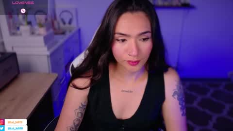 Luisa    online show from November 27, 2025, 2:02 am