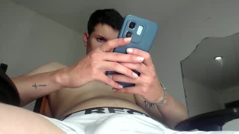 Snapshot of soymanuel777 chatting on May 18, 2026, 12:40 am soymanuel777 online show from May 18, 2026, 12:40 am