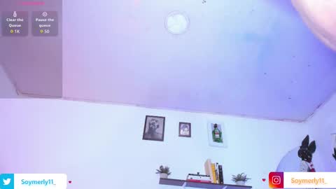 Independent Model Merly online show from November 23, 2025, 7:08 am