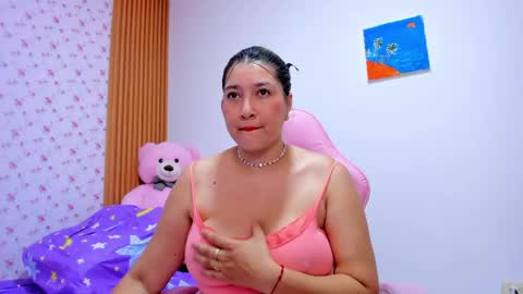 Snapshot of soyqeen chatting on May 18, 2026, 4:07 am SoyQueen online show from May 18, 2026, 4:07 am