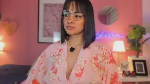 Snapshot of soysaraa_ chatting on June 24, 2026, 4:44 am Aleja online show from June 24, 2026, 4:44 am