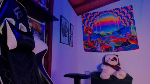 Val online show from February 7, 2025, 6:56 am